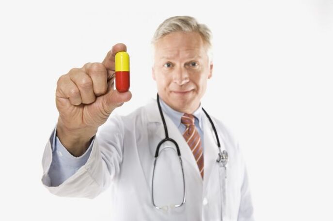doctor offers medicine for prostatitis